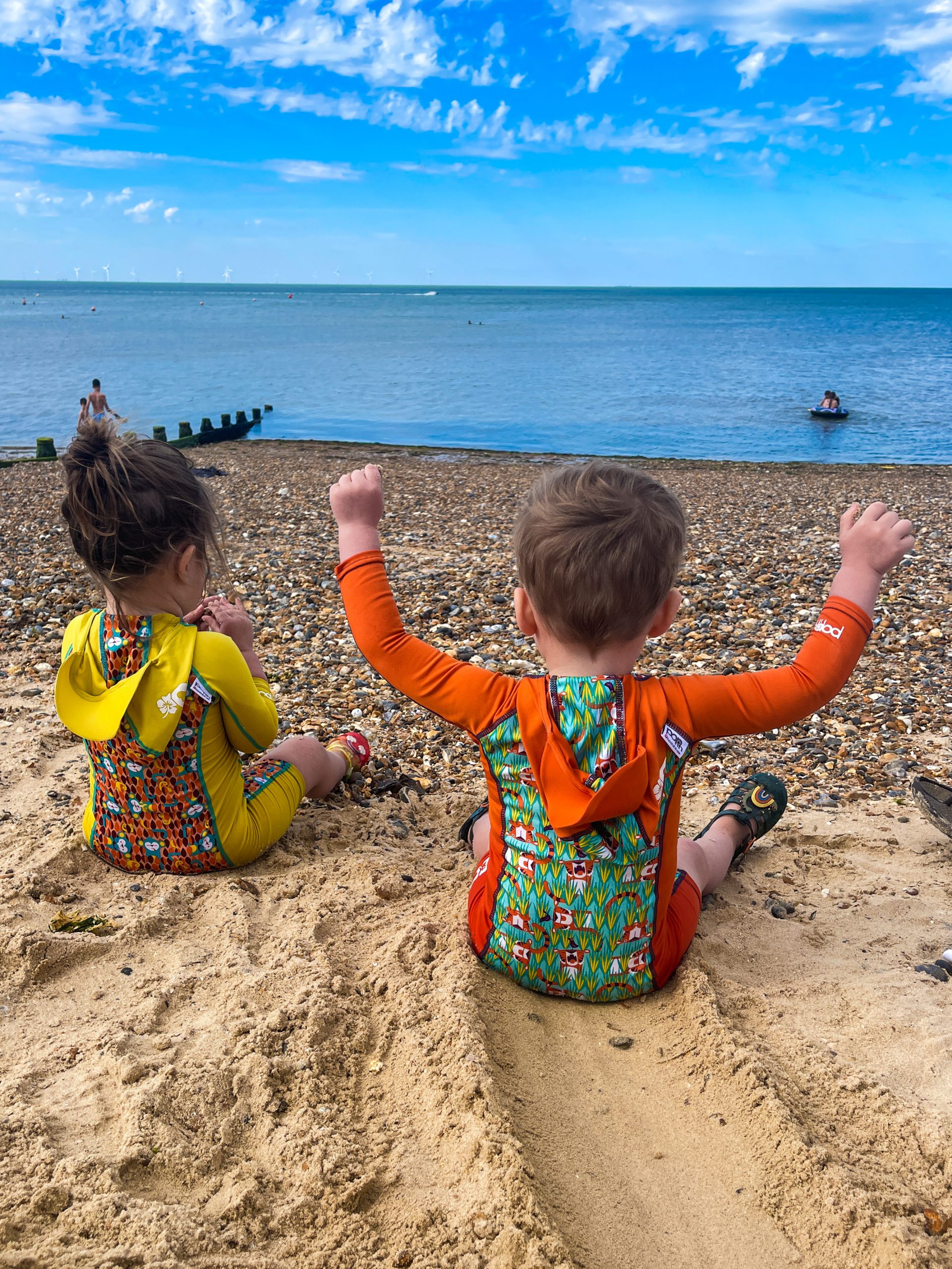 A beach day with the twins – with no sensory overload! - Eco
